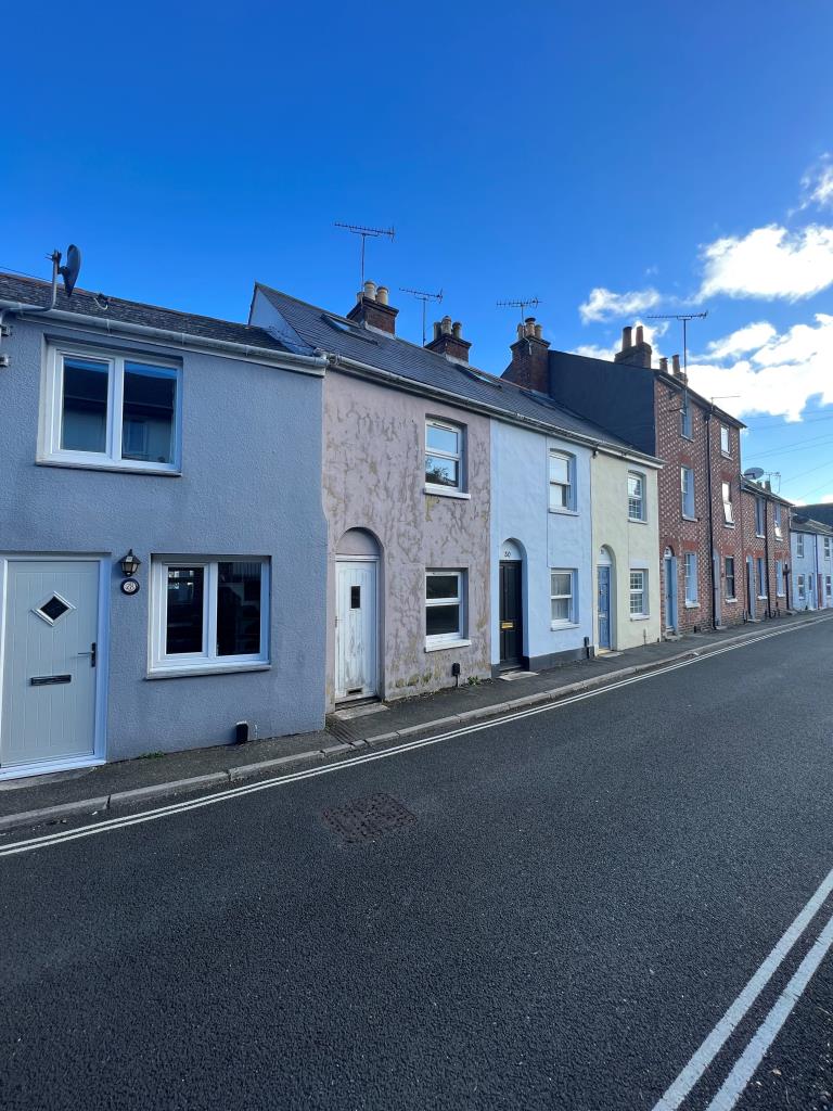 Lot: 46 - HOUSE IN CENTRAL COWES -